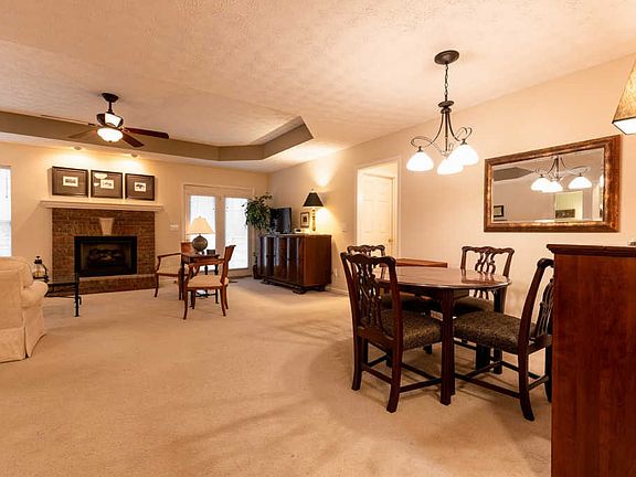 3rd image of 204 Beechbrook Ct