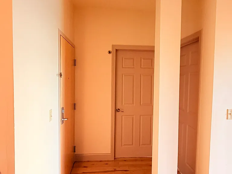 191 College St #208 — Photo 22
