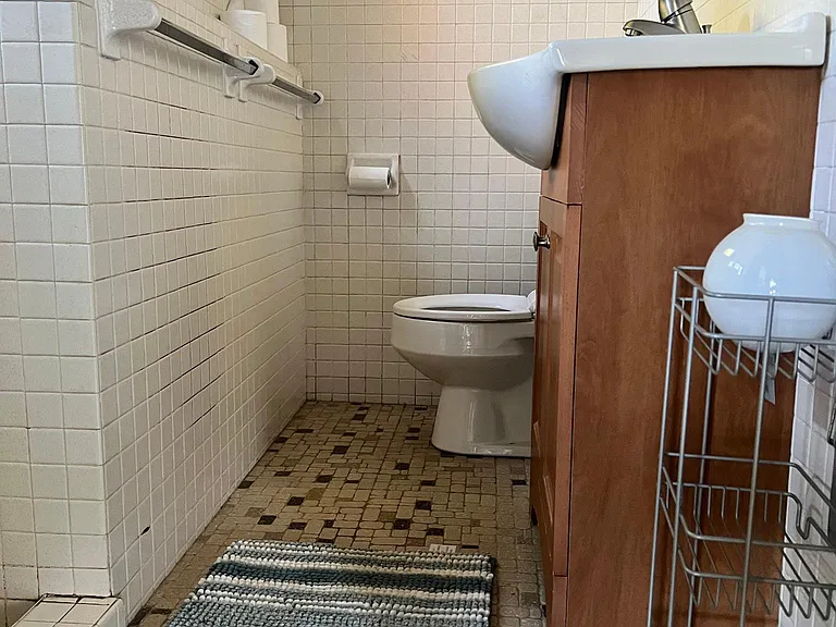9 Riverside Dr #3 — Photo 3