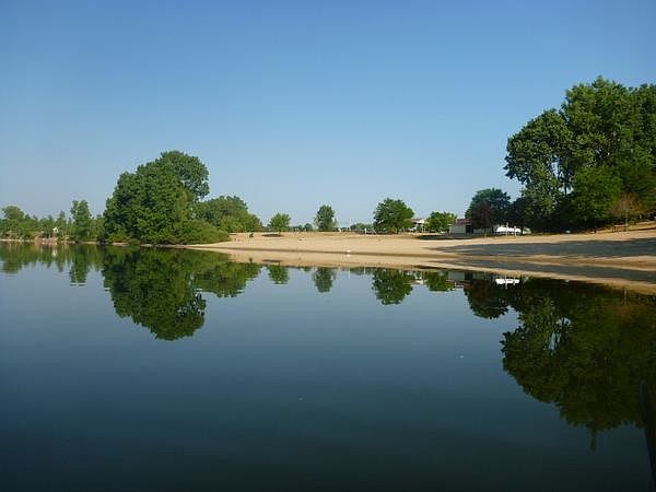 Beach at Stoney Lakeside Park
