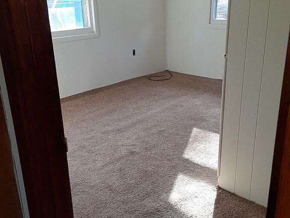 4th image of 3064 Bay St