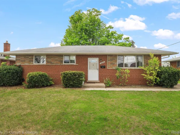 15435 Bainbridge St, Livonia, MI 48154