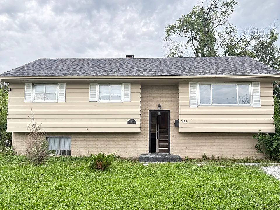 5123 Elmhurst Dr
