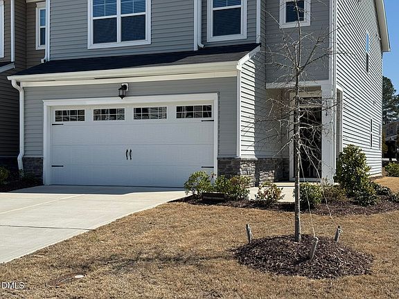 3rd image of 104 Jade Creek Dr