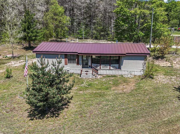 1124 W Eddy School Rd, Bellaire, MI 49615