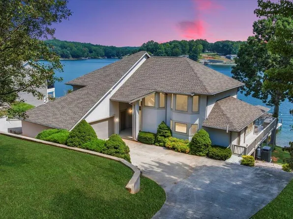 104 Lookout Pointe Dr, Moneta, VA 24121