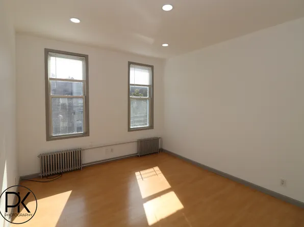 18-77 Linden Street image 10 of 17