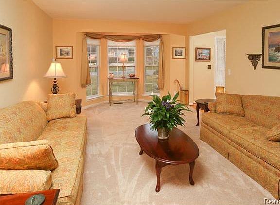 5th image of 6034 Christina Dr