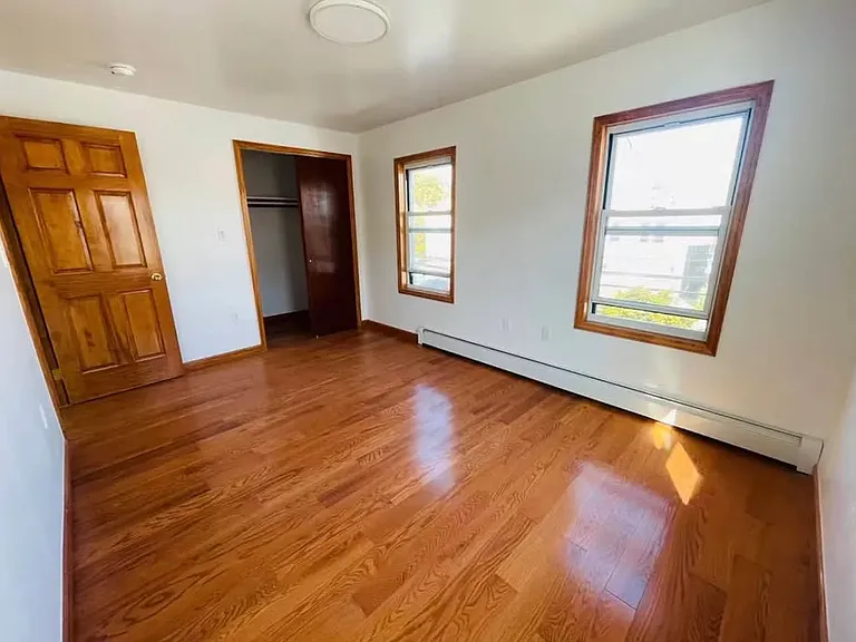 1622 Benson Ave #2 — Photo 9