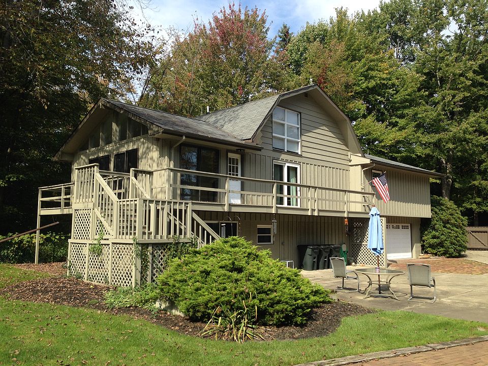 2nd image of 3466 Green Dr