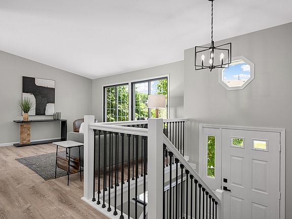 5th image of 4467 Clover Ln #A