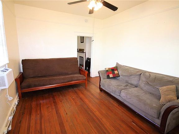 2nd image of 831-33 4th St