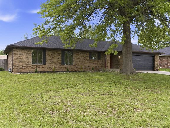 3rd image of 6849 W Dogwood Street