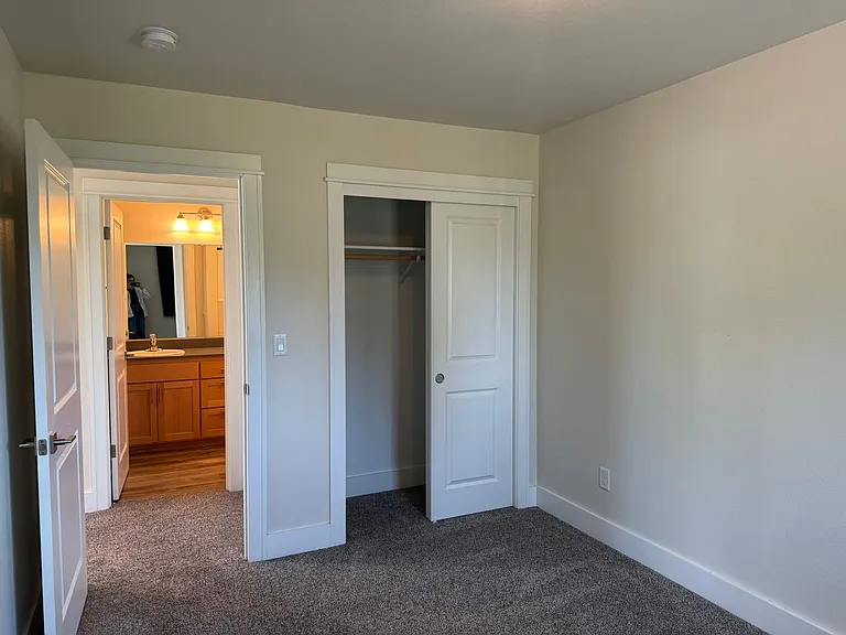 2521 Justine Ln — Photo 25