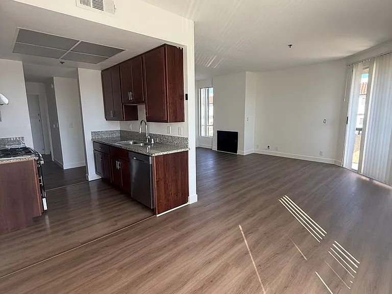 Perfectly situated 2 bedroom and 2 bathroom ! — Photo 33