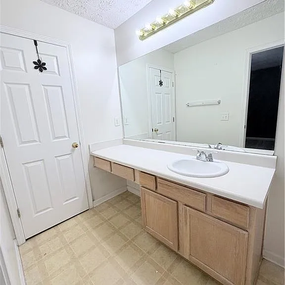 1525 Paramount View Trce — Photo 35