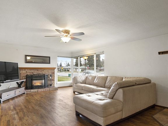 2nd image of 1512 F St SE