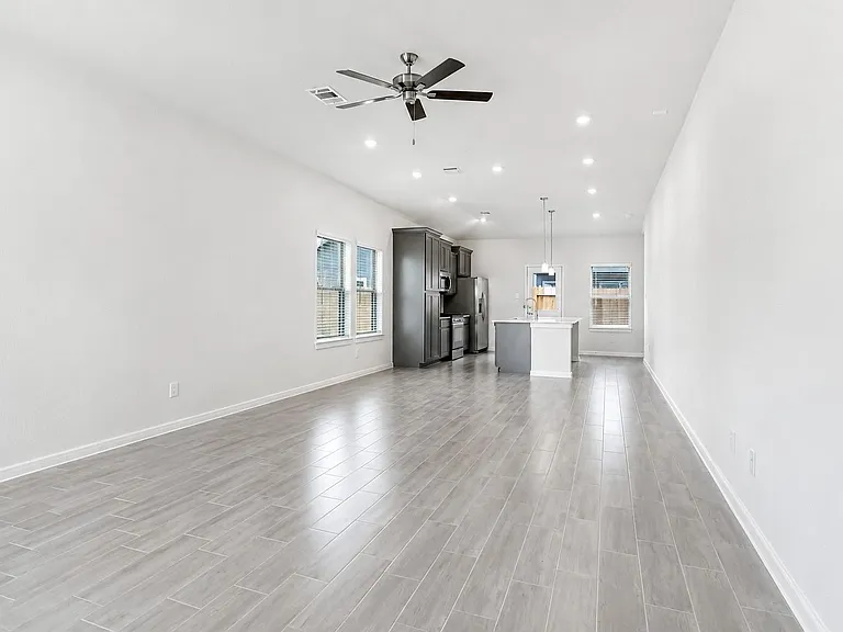 8018 Fijian Cypress Dr — Photo 7