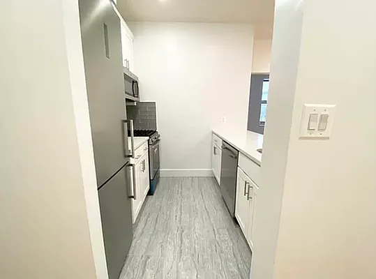 Rented by EastMount Realty LLC | media 16