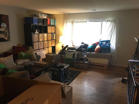 3rd image of 2799 Belmont Dr