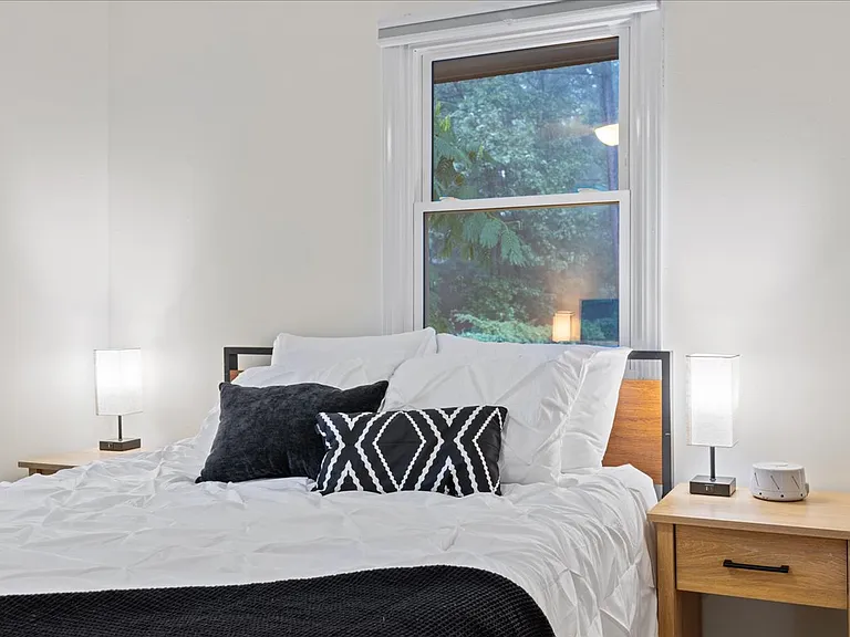 2408 Rolling Pines Ave — Photo 5