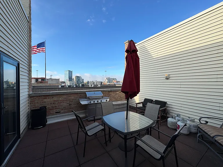 1050 W Hubbard St #2C — Photo 14