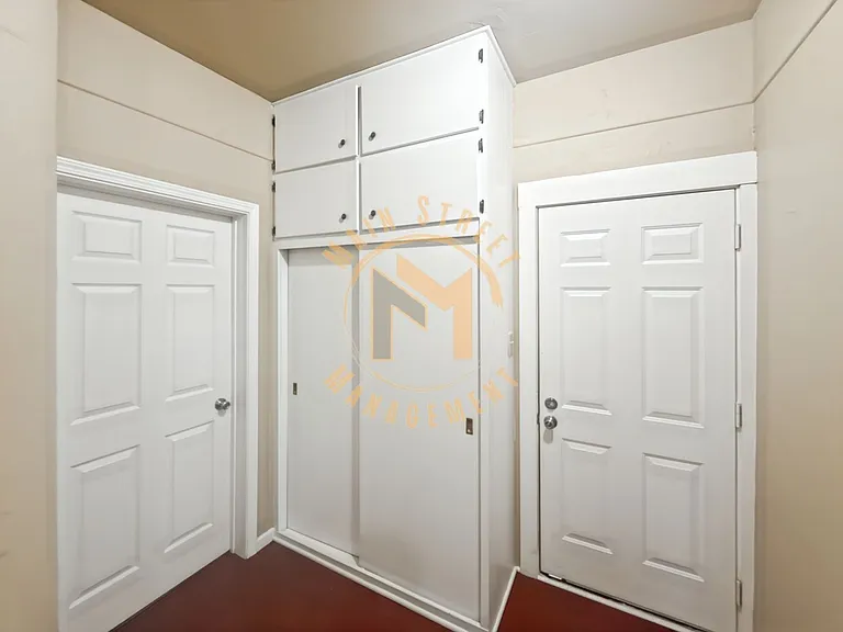517 N Ashland Ave — Photo 4