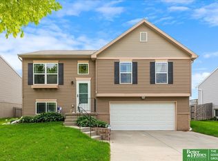 1804 N 206th St, Elkhorn, NE 68022