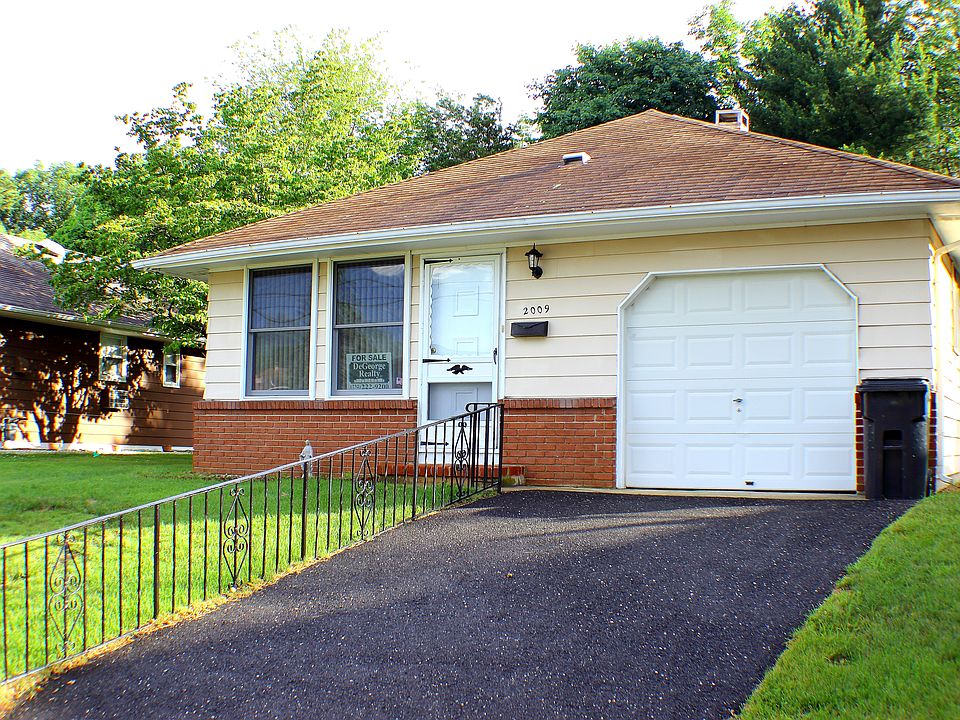 1st image of 2009 Hovsons Blvd