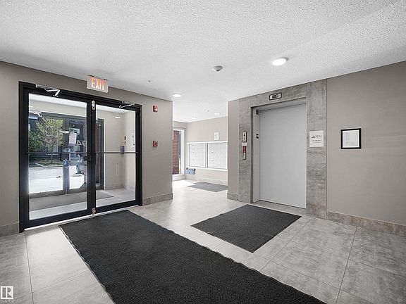 4th image of 394 Windermere Rd NW #210