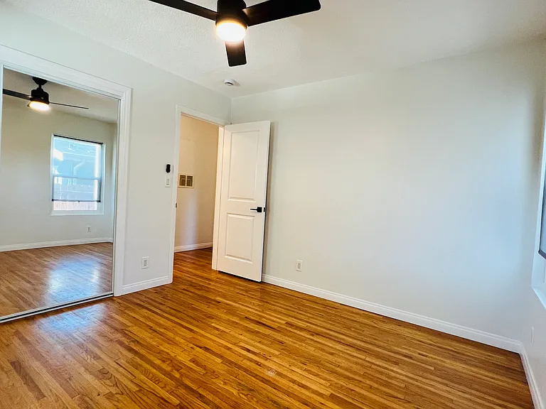 3131 Dwight St — Photo 17