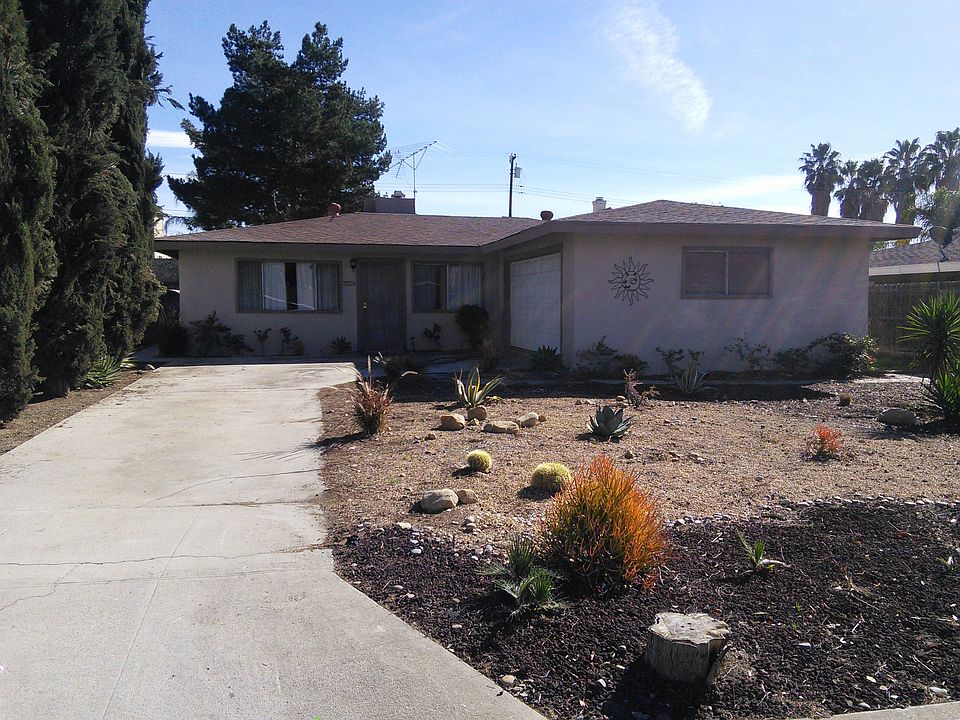 Drought-Resistent Front Yard