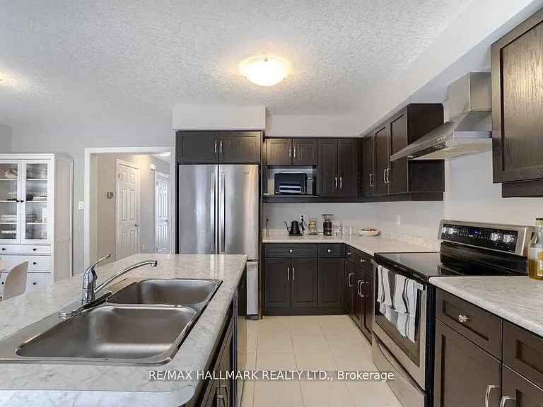 75 John Brabson Cres — Photo 9