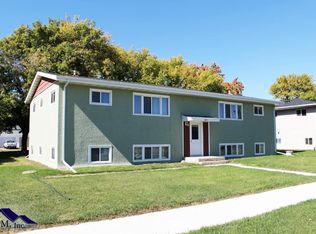 2011 4th St NW APT 1, Minot, ND 58703