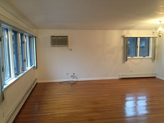 5th image of 2215 Lee St #2FL