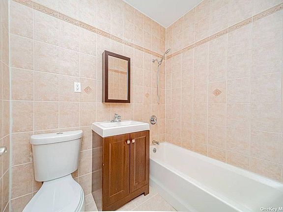 2nd image of 10110 Rockaway Beach Blvd