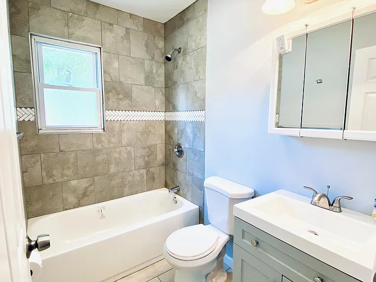 439 Hudson Blvd — Photo 4