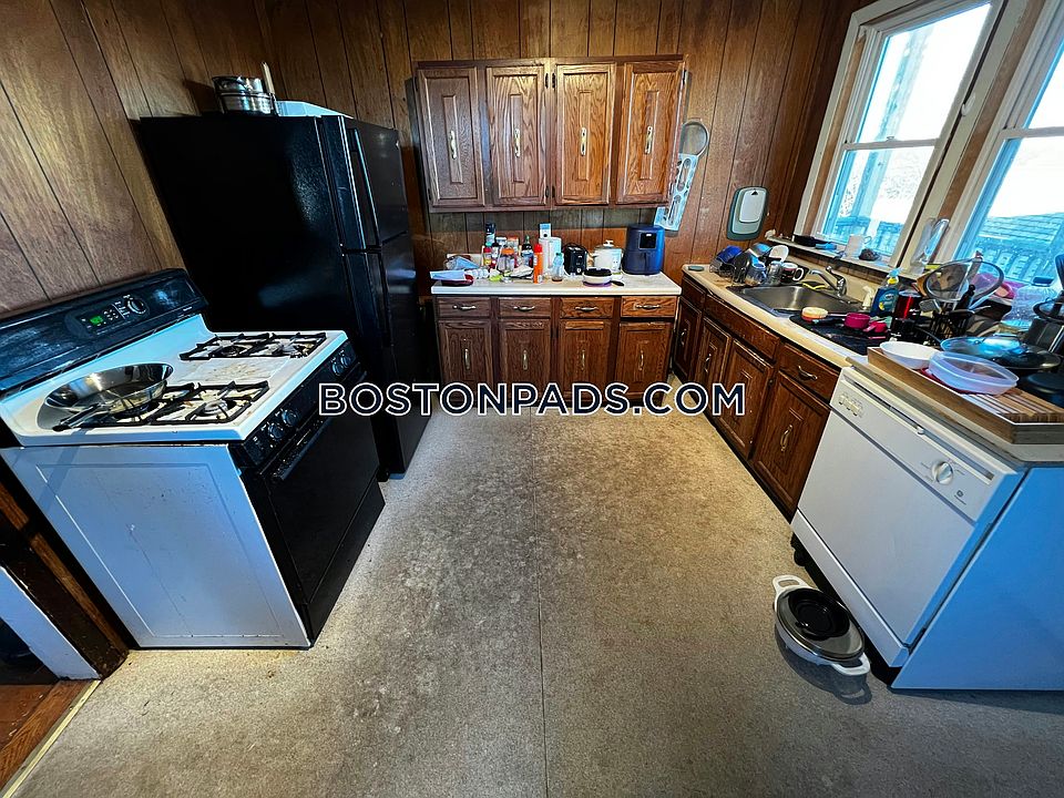 1st image of 3 Capen St Floor 3
