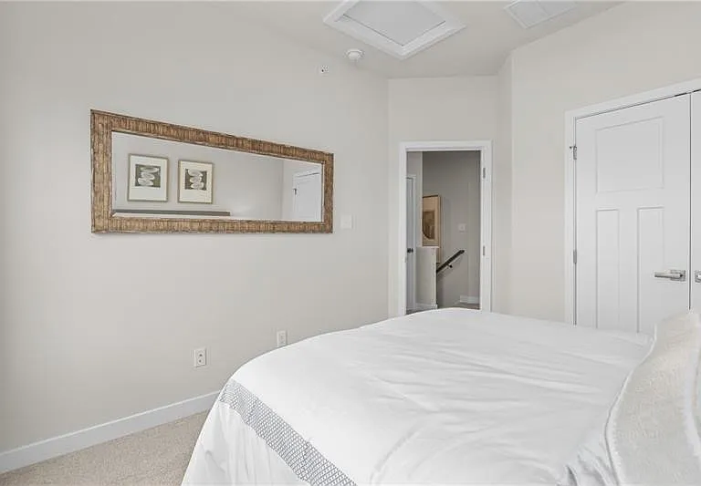 231 Yellowwood Ct — Photo 14