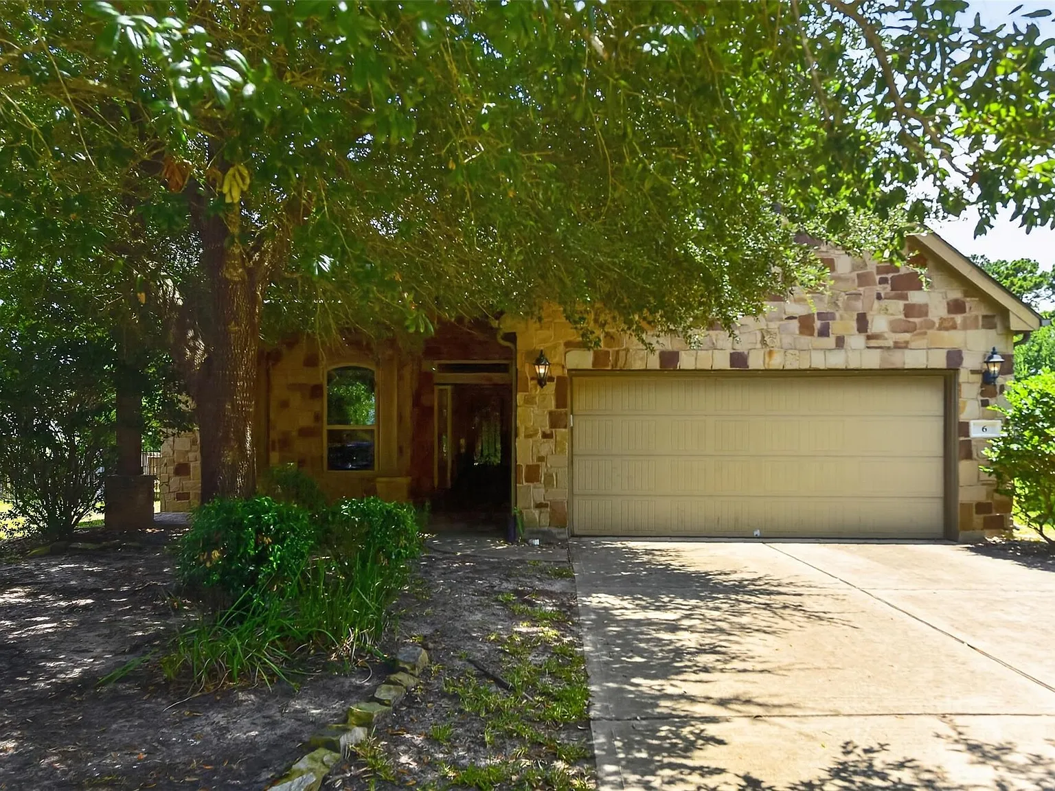4 bed, 3.5 bath, 2828 sqft, $3,100 — Photo 2