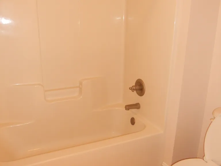 409 Pointe Dr — Photo 8