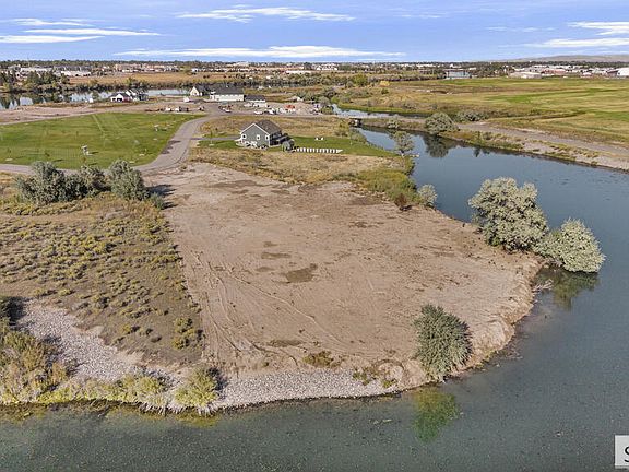 4th image of Harbor Ln
