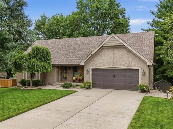 1402 Colony Dr, Kearney, MO 64060
