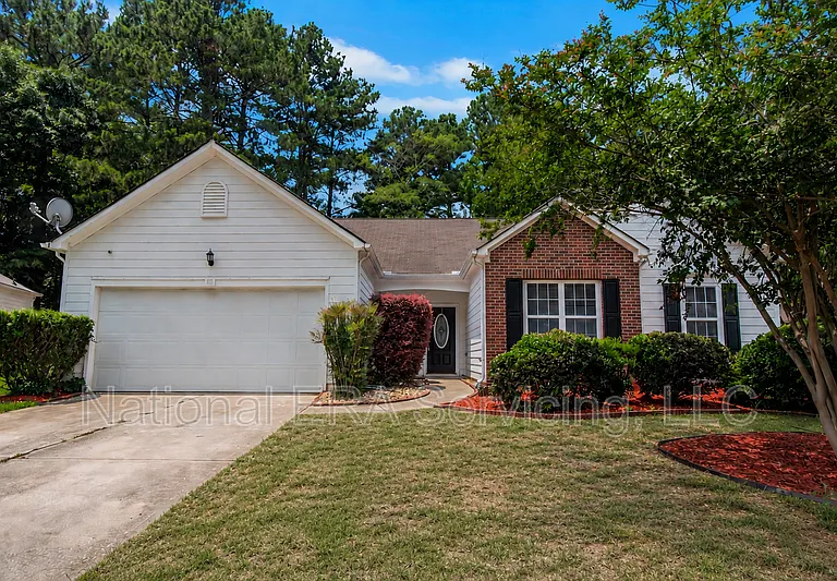 155 Greenland Dr — Photo 1
