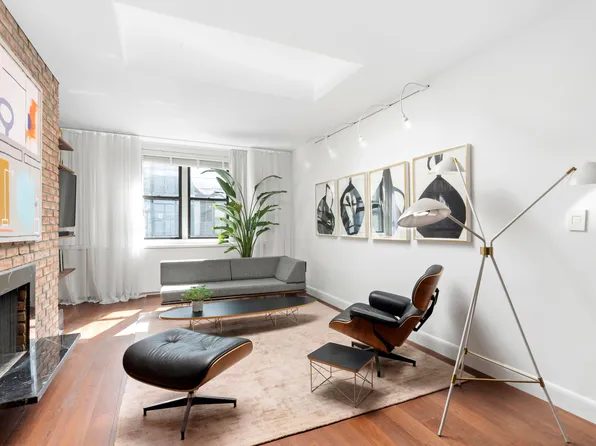 250 West 15th Street image 1 of 9