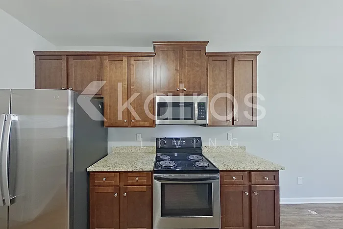 1332 Bass Ln — Photo 6