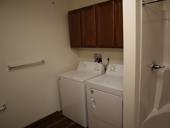 3rd image of 106 Gardens Ct #19