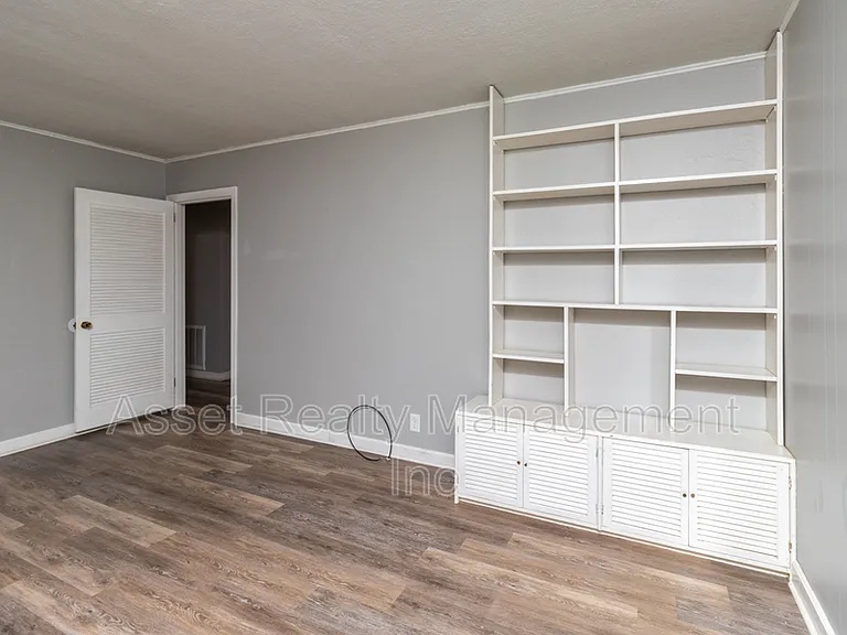 2313 Brice St — Photo 17