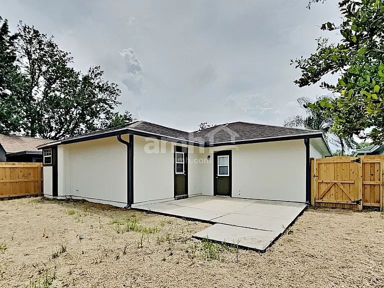 1694 Ashwood Cir — Photo 19