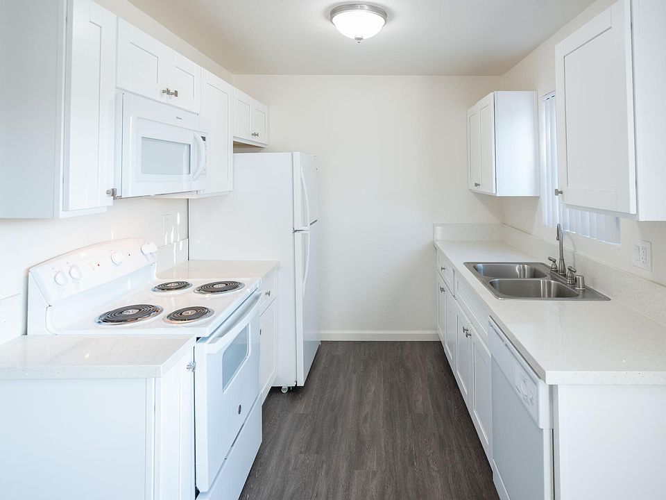 1st image of 3723 Ingraham St APT 7